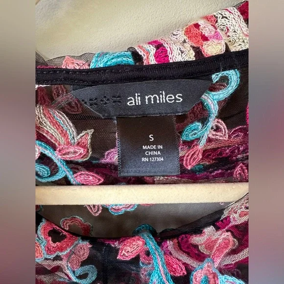 Ali Miles Paisley Sheer Embroidered Top Size S - Picture 5 of 8